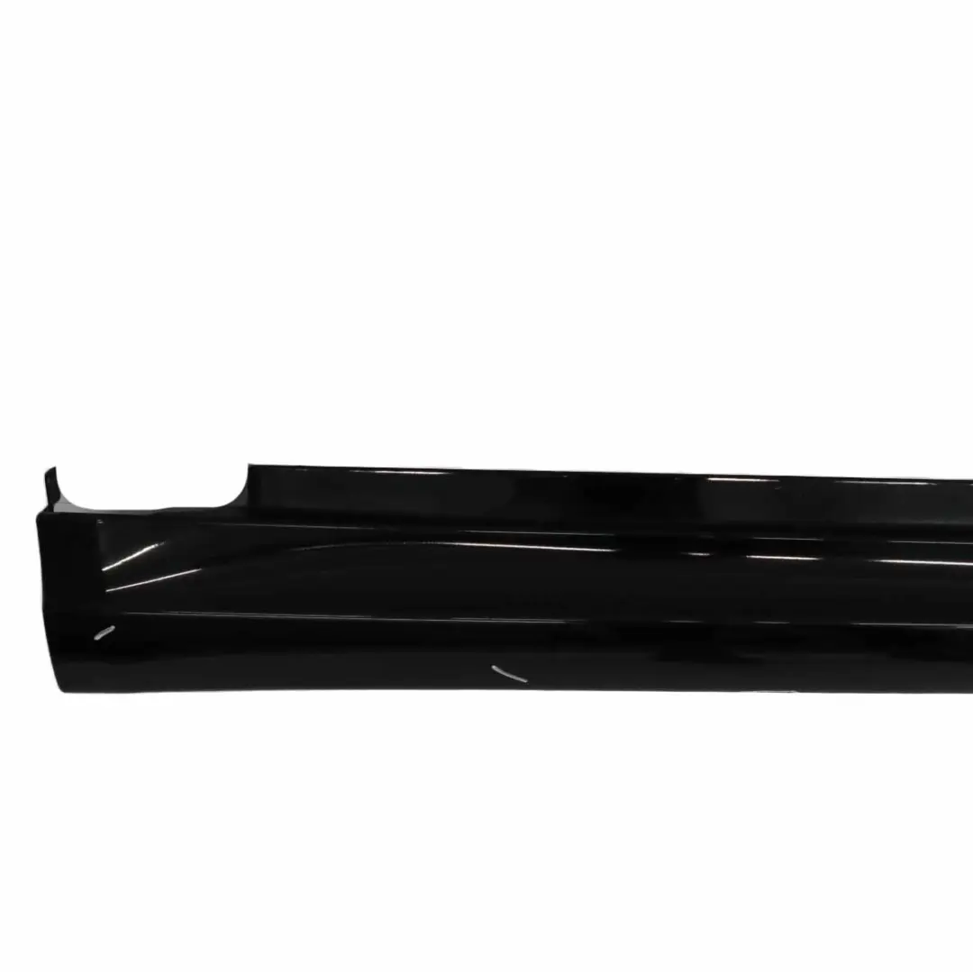 Gonna laterale copertura soglia porta destra Kosmos Black - 191 per Mercedes W169 con numero di parte A1696110408 Mercedes W169 Gonna laterale copertura soglia porta destra Kosmos Black - 191 - SKU A1696110408-KB1 - Numero di parte A1696110408