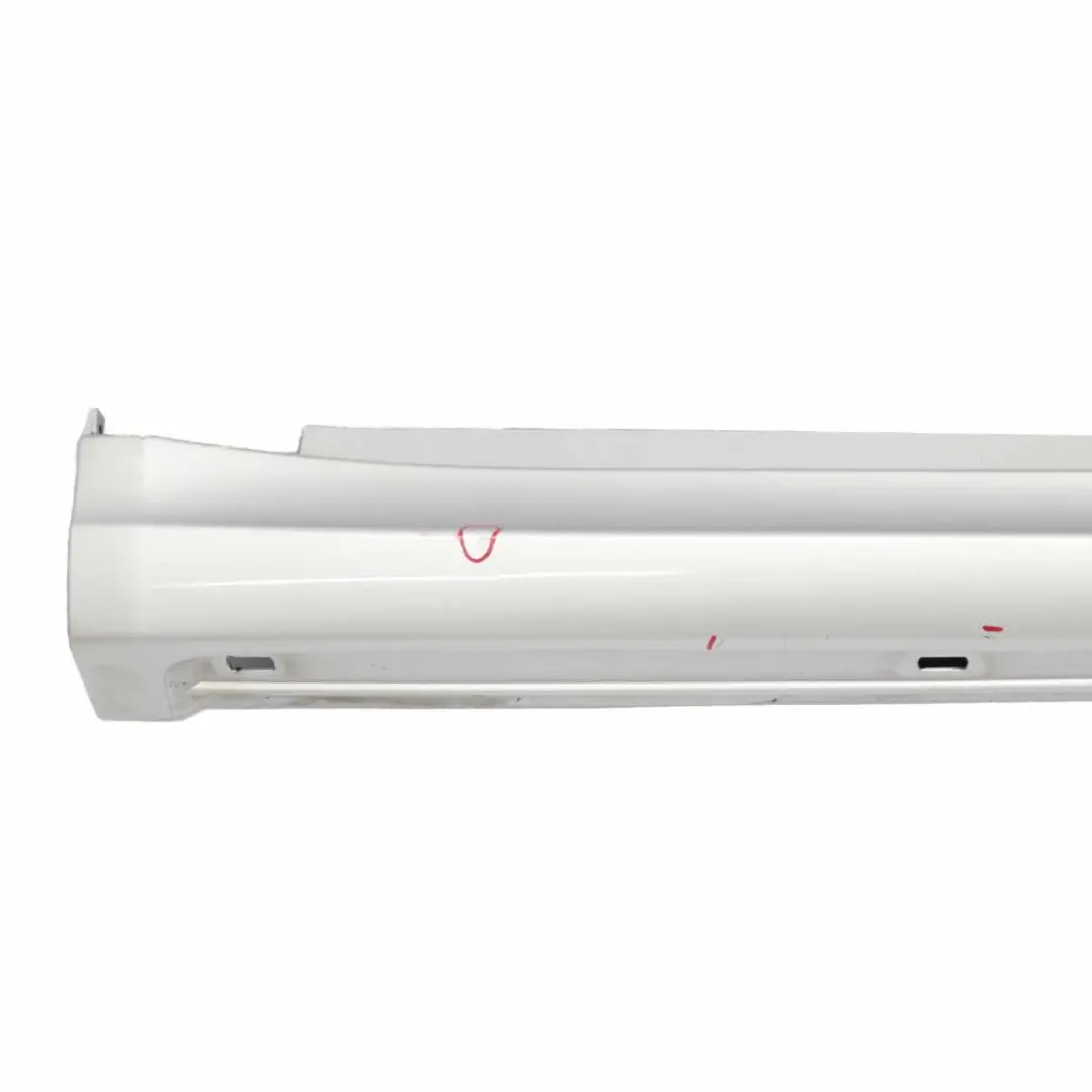 jupe latérale couvre seuil porte droite argent polaire - 761 pour Mercedes W169 à propos du numéro de pièce A1696110408 Mercedes W169 jupe latérale couvre seuil porte droite argent polaire - 761 - SKU A1696110408-PLS1 - Numéro de pièce A1696110408