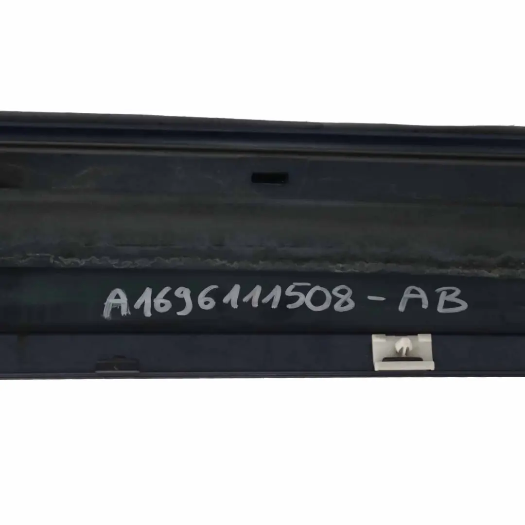 Mercedes W245 Cubre umbral de puerta izquierdo Atoll Blue Metallic - 375 - SKU A1696111508-AB - Número de pieza A1696111508
