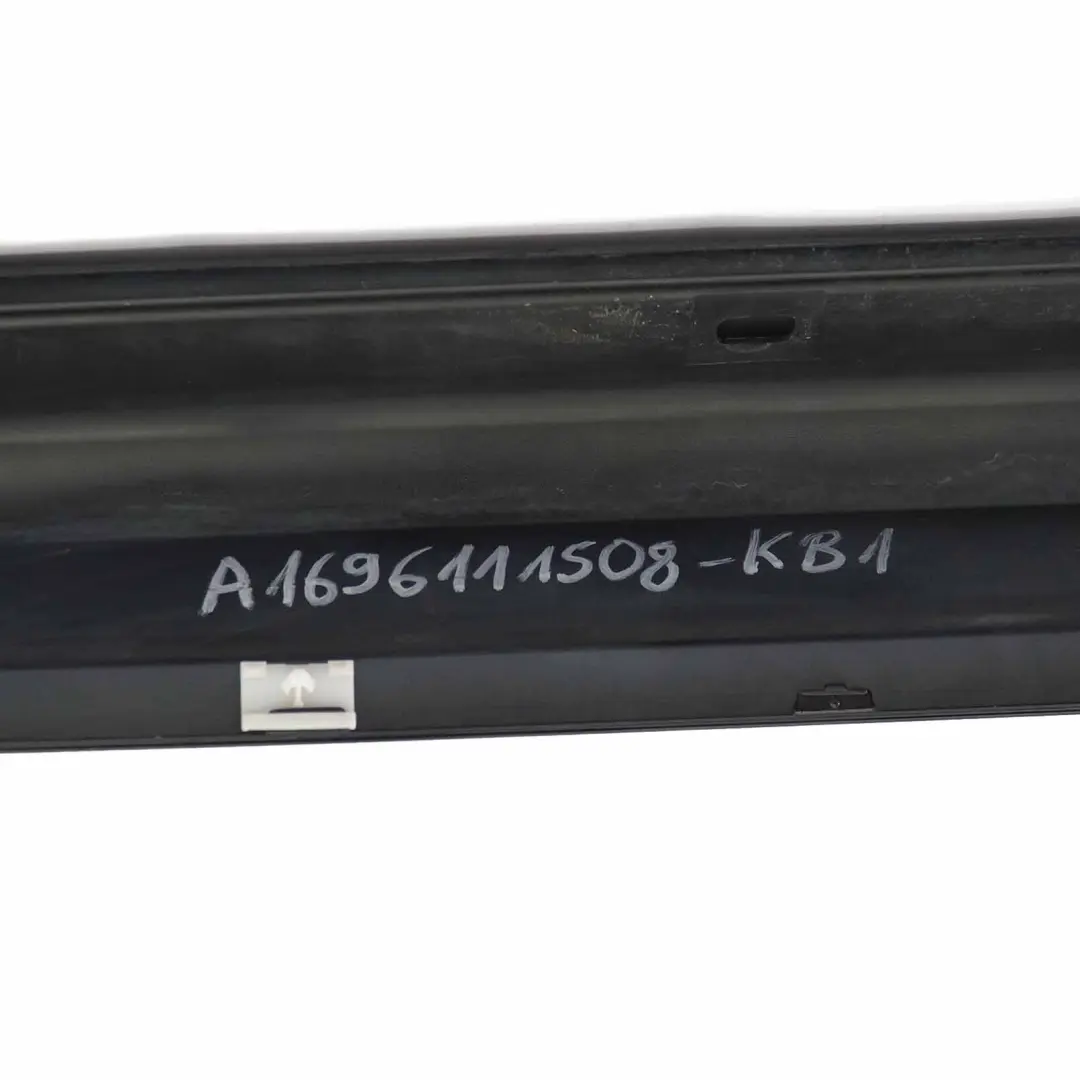 Mercedes W245 Faldón lateral Cubre puerta Izquierdo Negro Cósmico Metalizado 191 - SKU A1696111508-KB1 - Número de pieza A1696111508