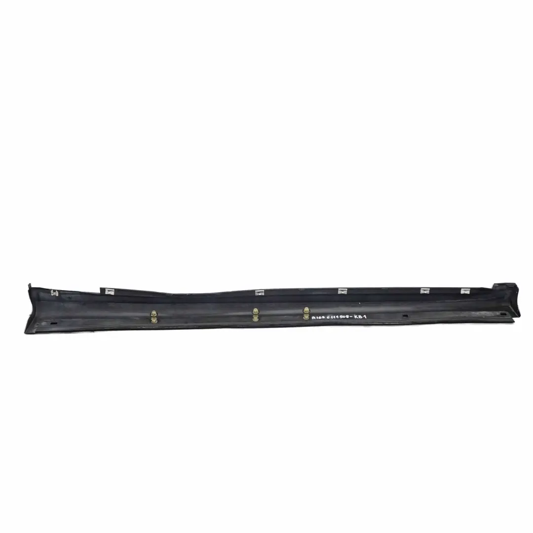 Mercedes W245 Bas de Porte Couverture Seuil Gauche Cosmic Black Noir - 191 - SKU A1696111508-KB3 - Numéro de pièce A1696111508