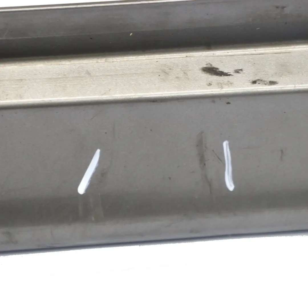 Seitenschweller Türschwellerabdeckung Rechts Comet Grau - 748 für Mercedes W245 mit Teilenummer A1696111608 Mercedes W245 Seitenschweller Türschwellerabdeckung Rechts Comet Grau - 748 - SKU A1696111608-KMG1 - Teilenummer A1696111608