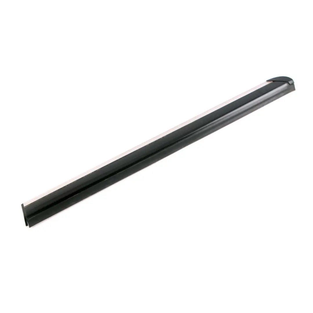 Mercedes W245 Moulure De Vitre Arrière Droite Noire - SKU A1696730683 - Numéro de pièce A1696730683