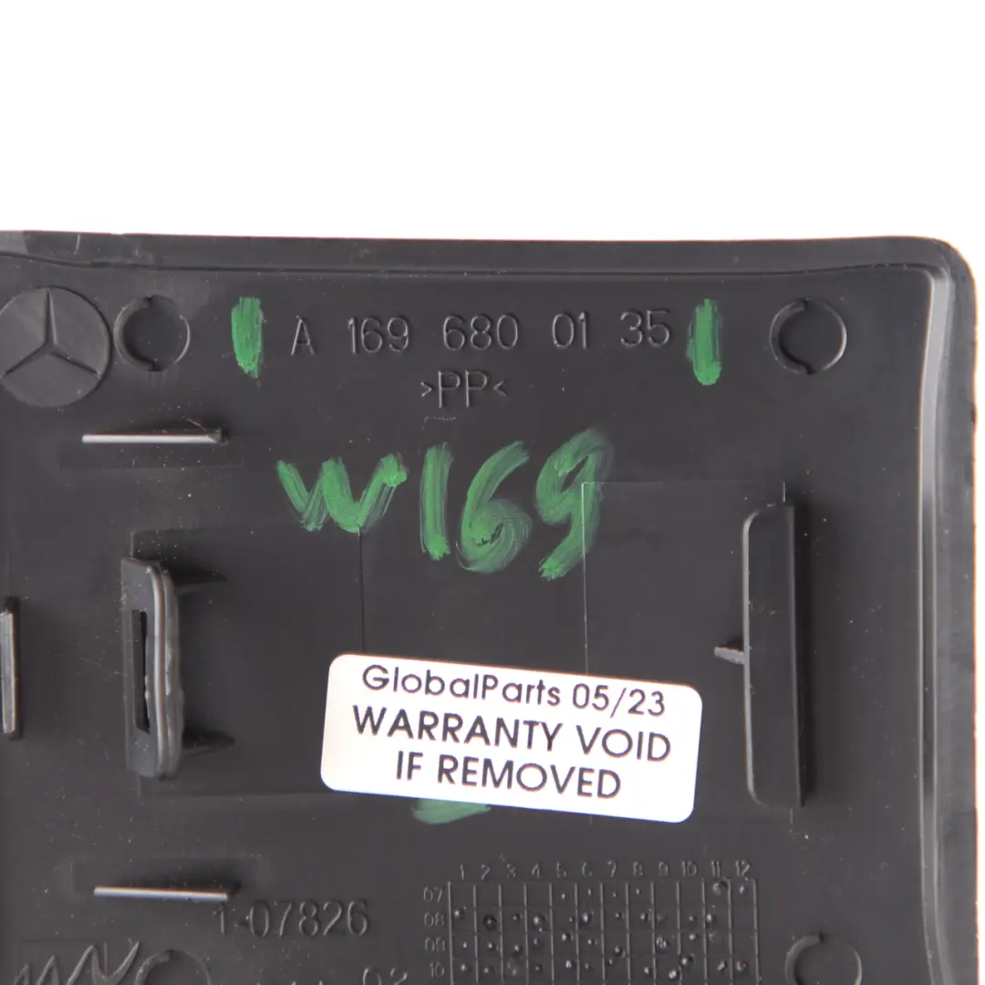 Mercedes W169 W245 Zaślepka Osłona Podłokietnika - SKU A1696800135 - Numer Części A1696800135