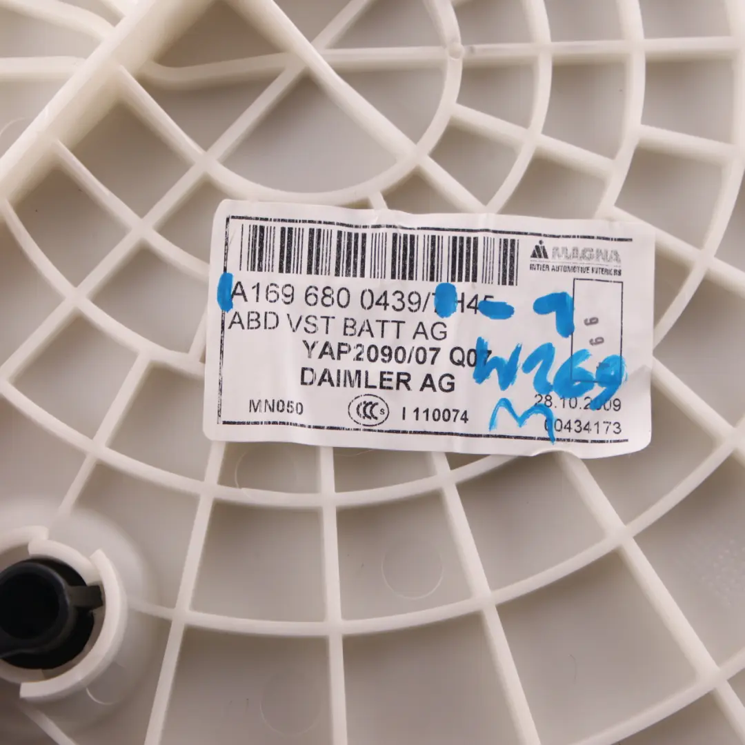 Coperchio Batteria Coperchio Pavimento Grigio per Mercedes W169 W245 con numero di parte A1696800439 Mercedes W169 W245 Coperchio Batteria Coperchio Pavimento Grigio - SKU A1696800439-1 - Numero di parte A1696800439