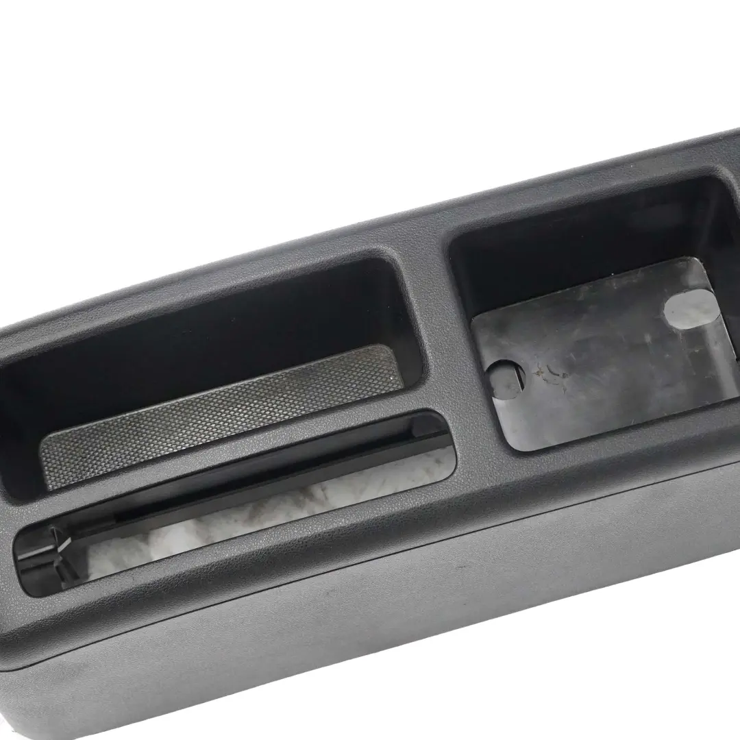 Boitier Console Centrale Noir pour Mercedes W169 W245 à propos du numéro de pièce A1696800450 Mercedes W169 W245 Boitier Console Centrale Noir - SKU A1696800450-3 - Numéro de pièce A1696800450