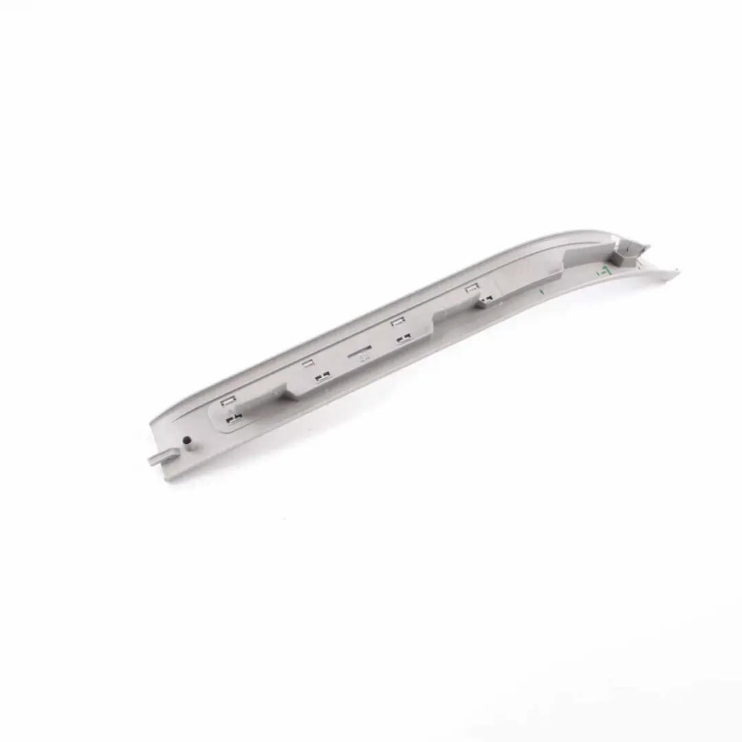 Embellecedor umbral puerta trasero izquierdo cubre peldaño gris para Mercedes W169 con número de pieza A1696800974 Mercedes W169 Embellecedor umbral puerta trasero izquierdo cubre peldaño gris - SKU A1696800974-1 - Número de pieza A1696800974