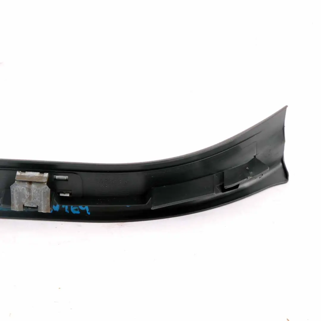 Embellecedor umbral puerta panel tapa escalón trasero izquierdo para Mercedes W169 con número de pieza A1696800974 Mercedes W169 Embellecedor umbral puerta panel tapa escalón trasero izquierdo - SKU A1696800974 - Número de pieza A1696800974