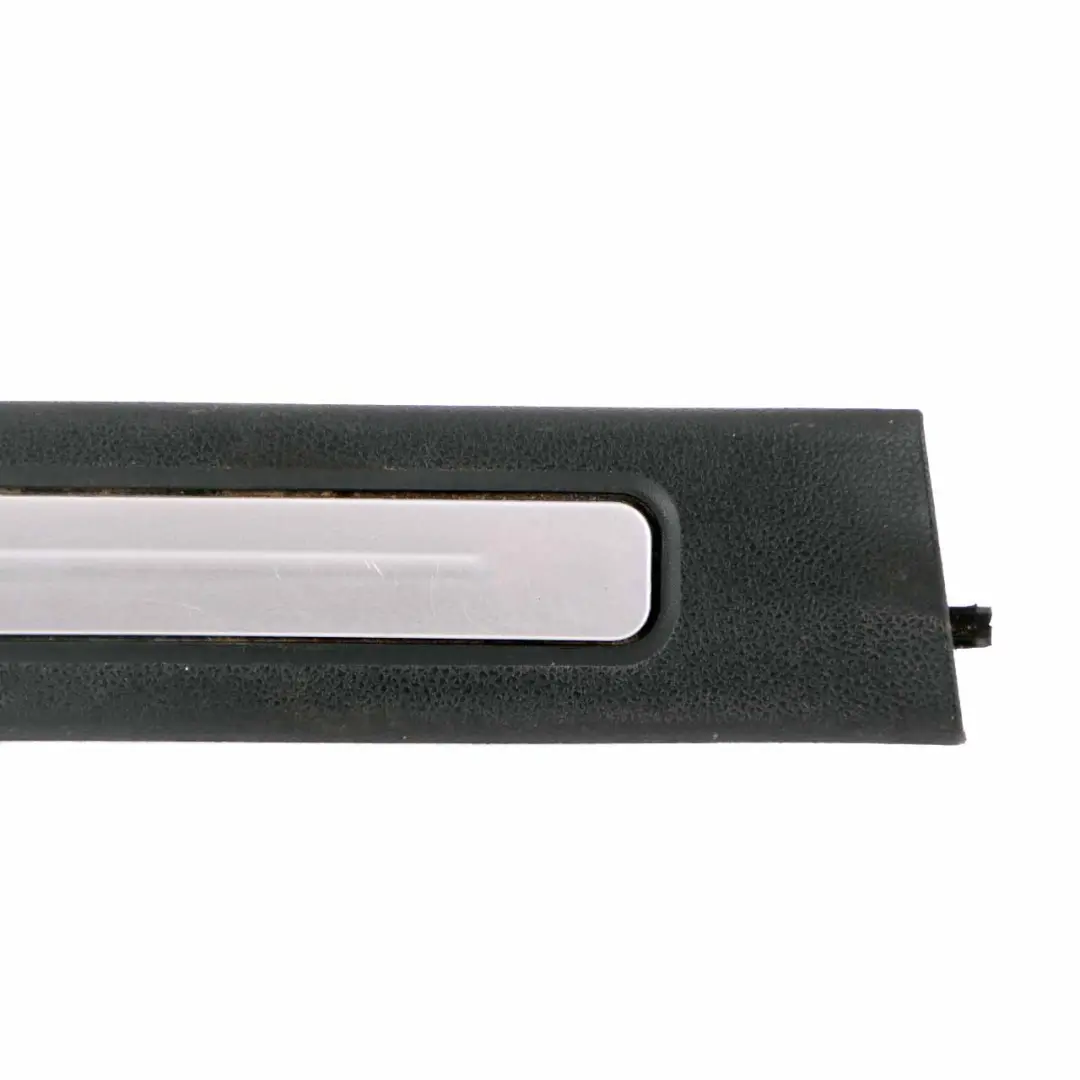 Embellecedor umbral puerta panel tapa escalón trasero izquierdo para Mercedes W169 con número de pieza A1696800974 Mercedes W169 Embellecedor umbral puerta panel tapa escalón trasero izquierdo - SKU A1696800974 - Número de pieza A1696800974