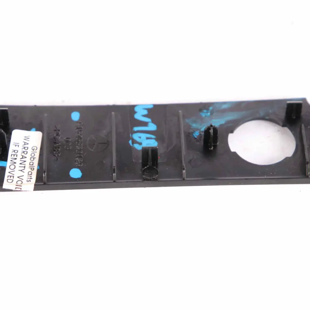 Osłona Listwa Deski do Mercedes W169 W245 o numerze A1696830136 Mercedes W169 W245 Osłona Listwa Deski - SKU A1696830136 - Numer Części A1696830136