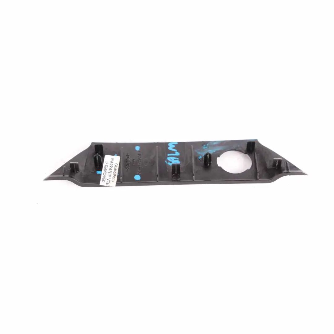 Mercedes W169 W245 Presa corrente Console Supporto montaggio - SKU A1696830136 - Numero di parte A1696830136