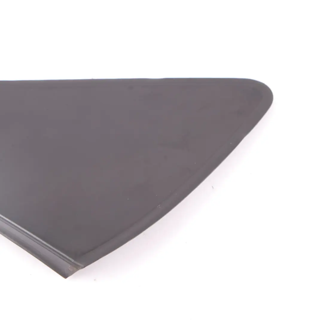 Mercedes-Benz W169 Embellecedor Ala Tapa Superior Derecha Negro para con número de pieza A1696900287 Mercedes-Benz W169 Embellecedor Ala Tapa Superior Derecha Negro - SKU A1696900287-1 - Número de pieza A1696900287