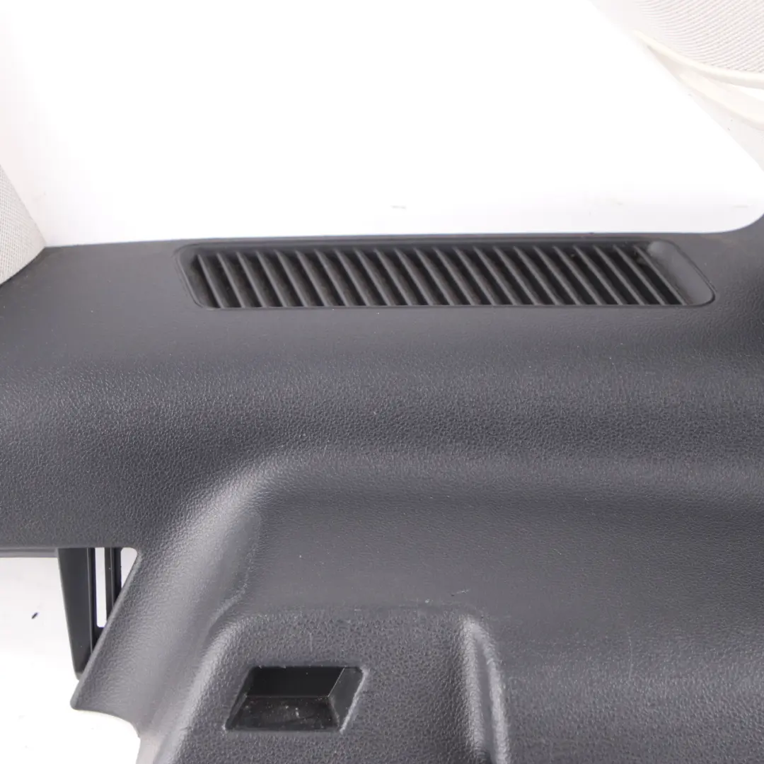 Embellecedor Pilar C Tapa Maletero Trasero Gris para Mercedes W245 con número de pieza A1696900853 Mercedes W245 Embellecedor Pilar C Tapa Maletero Trasero Gris - SKU A1696900853-1 - Número de pieza A1696900853