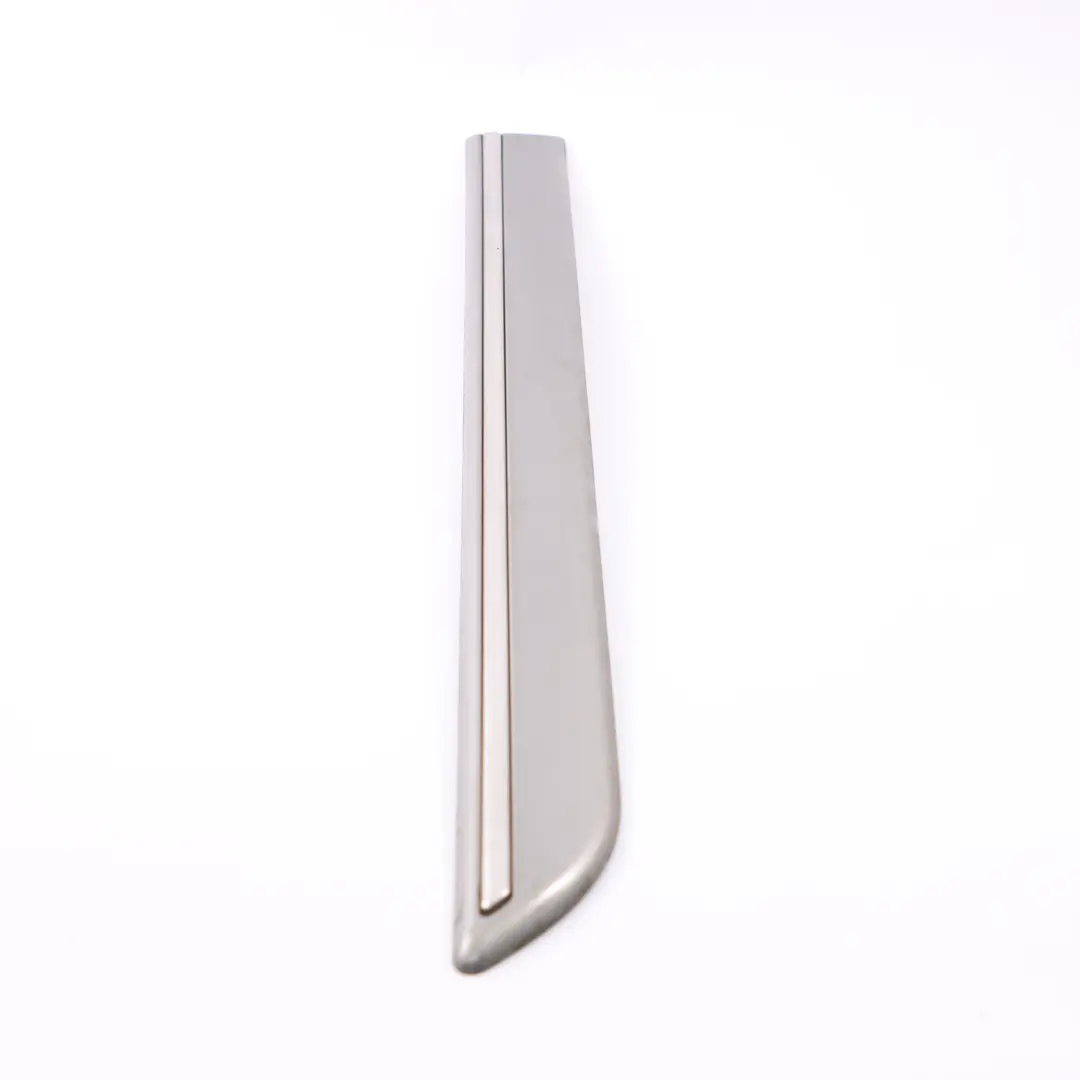 Modanatura porta Striscia posteriore destra Comet Grey - 748 per Mercedes W169 con numero di parte A1696901462 Mercedes W169 Modanatura porta Striscia posteriore destra Comet Grey - 748 - SKU A1696901462-KMG - Numero di parte A1696901462