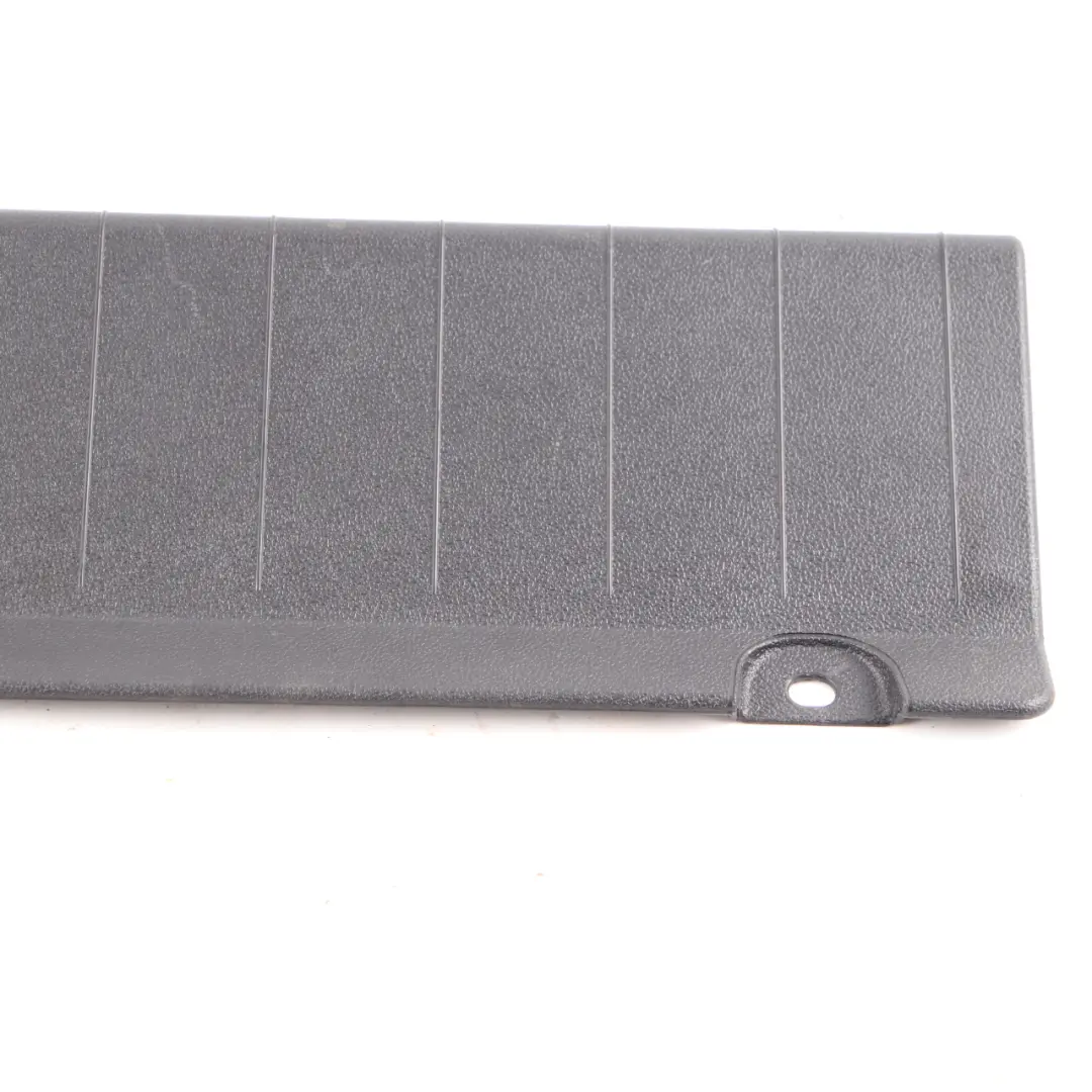 Mercedes W204 Modell Kofferraum links Schiene Fach Trim schwarz A2046903325 - SKU A1696902530 - Teilenummer A1696902530