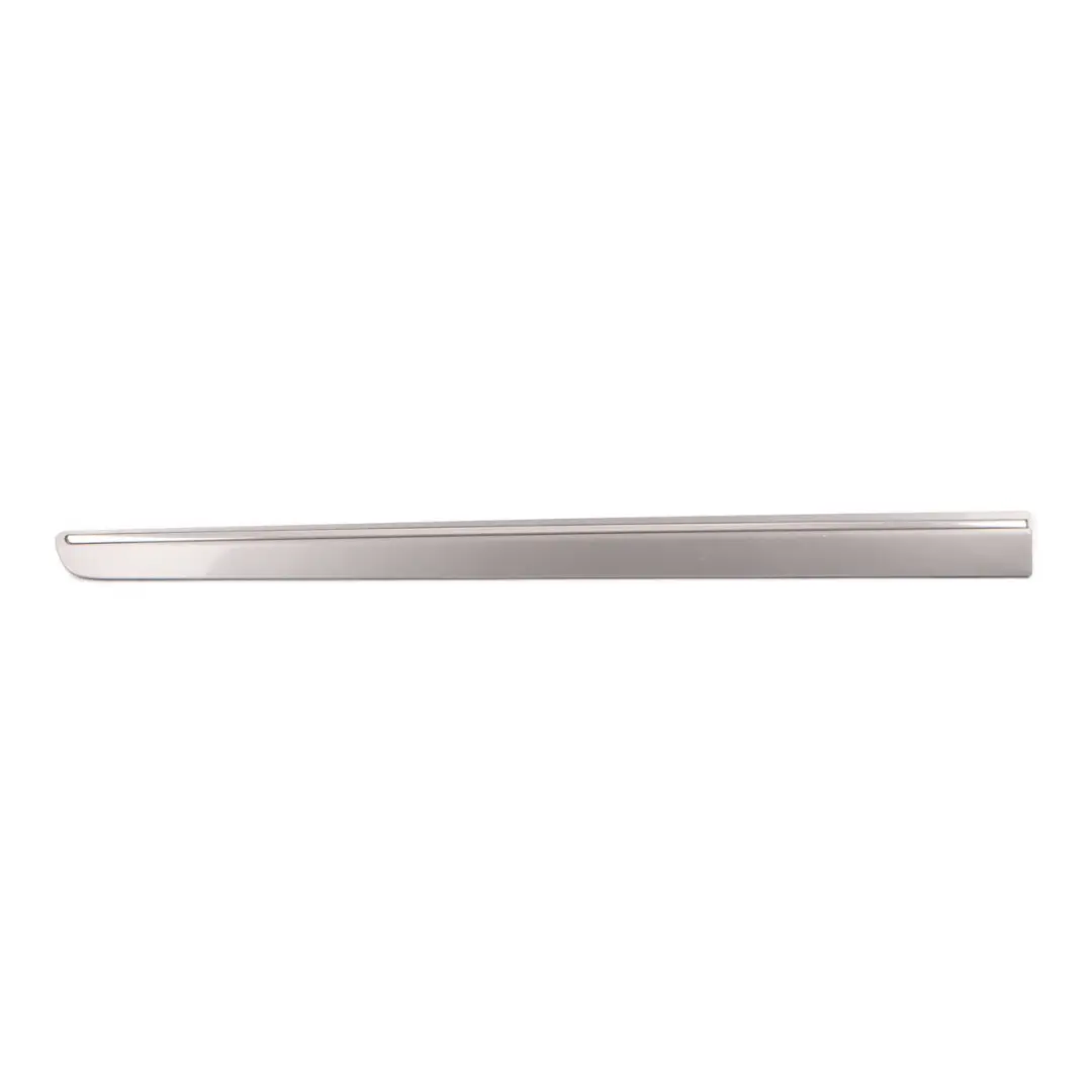 Vorne Links Türverkleidung Leiste Comet Grau Metallic - 748 für Mercedes W245 mit Teilenummer A1696903362 Mercedes W245 Vorne Links Türverkleidung Leiste Comet Grau Metallic - 748 - SKU A1696903362-KMG1 - Teilenummer A1696903362