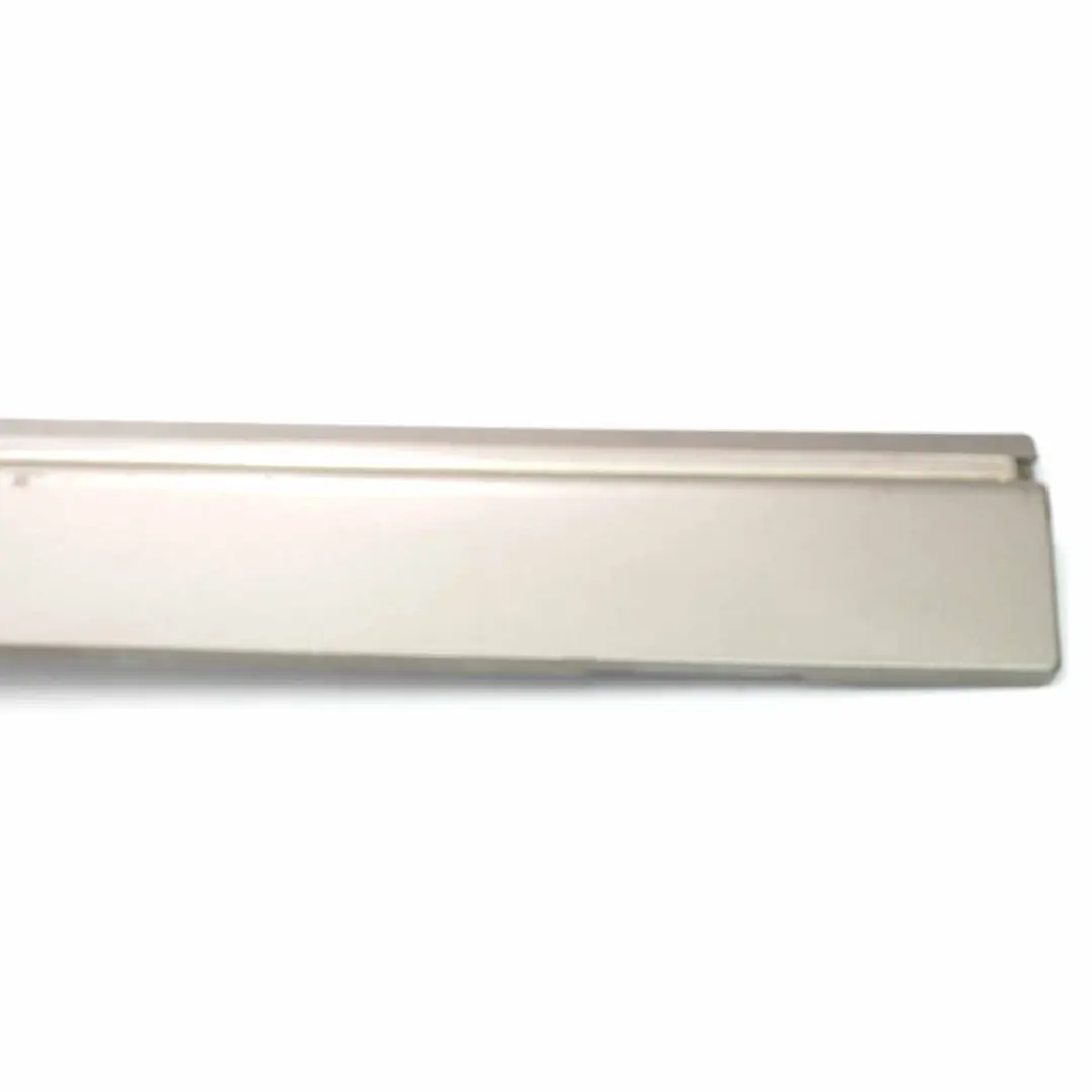 Mercedes W245 Banda moldura puerta delantera izquierda Gris comet metalizado 748 - SKU A1696903362-KMG - Número de pieza A1696903362