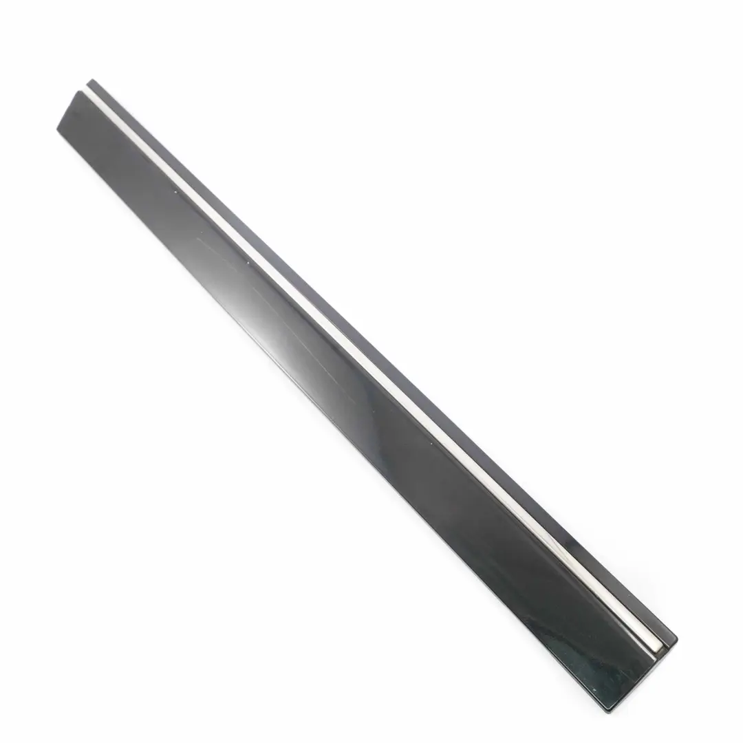 Tür Hinten Rechts Zierleiste Kosmos Schwarz Metallic - 191 für Mercedes W245 mit Teilenummer A1696903662 Mercedes W245 Tür Hinten Rechts Zierleiste Kosmos Schwarz Metallic - 191 - SKU A1696903662-KB - Teilenummer A1696903662