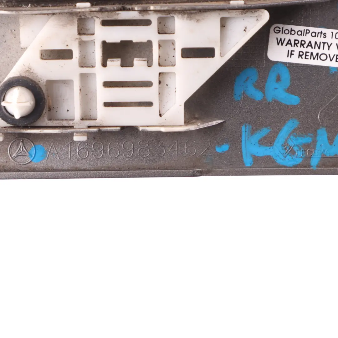Listwa Ochrona Prawy Tył Szara A1696983462 do Mercedes W245 o numerze A1696904262 Mercedes W245 Listwa Ochrona Prawy Tył Szara A1696983462 - SKU A1696904262-KMG - Numer Części A1696904262