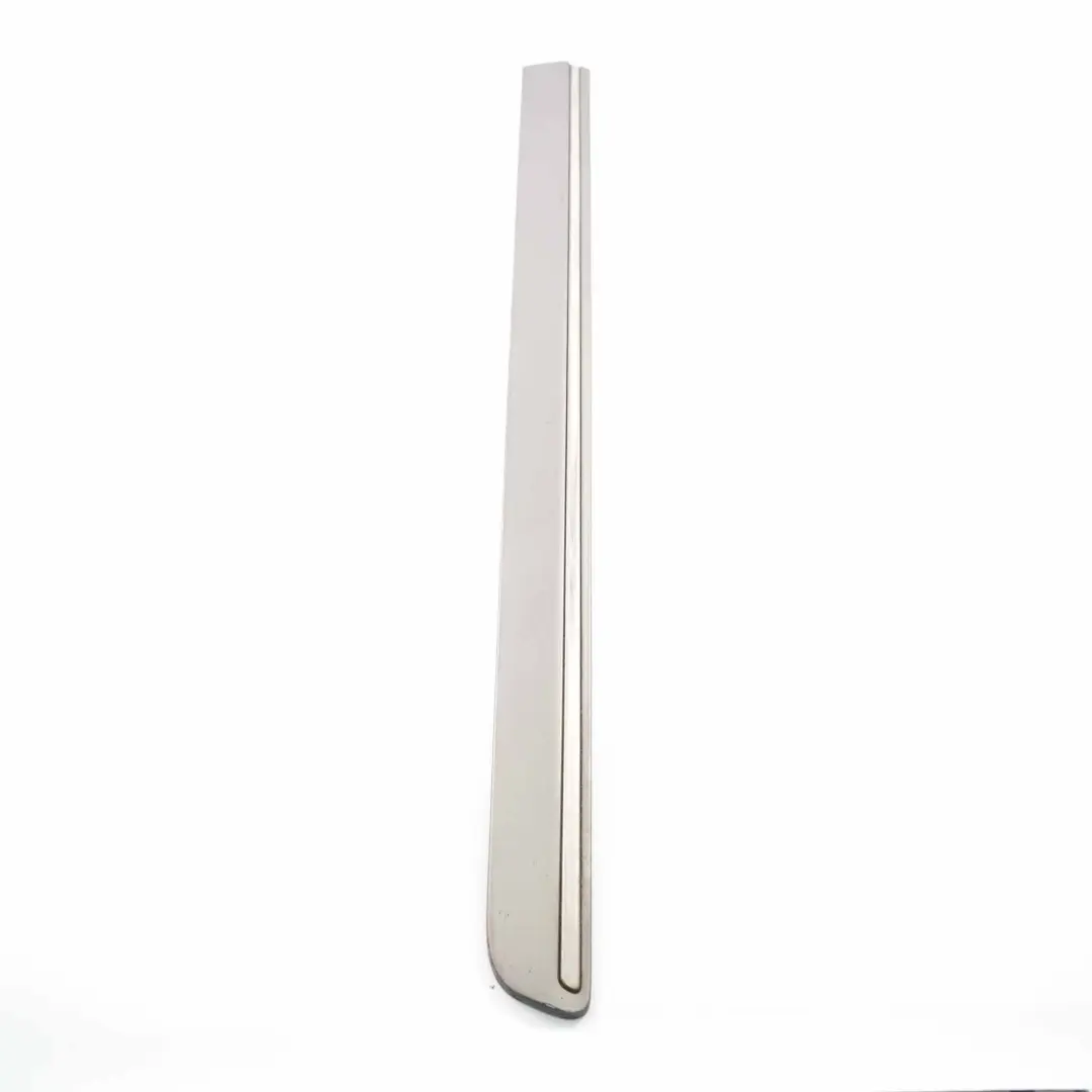 Moldura puerta delantera derecha Strip Gris Cometa Mercedes W245 748 para con número de pieza A1696983662 Moldura puerta delantera derecha Strip Gris Cometa Mercedes W245 748 - SKU A1696983662-KMG - Número de pieza A1696983662