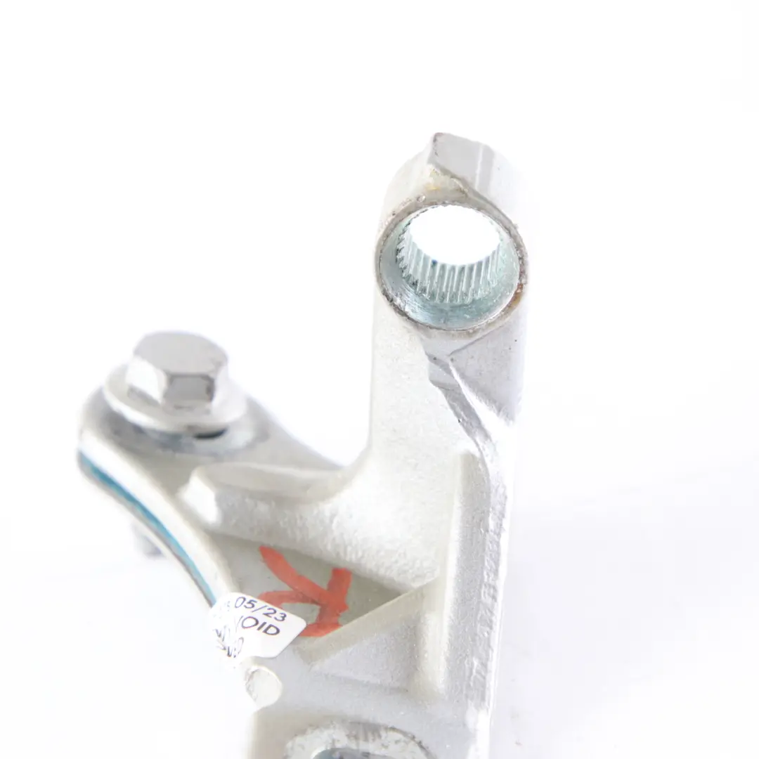 Zawias Drzwi Prawy Przód Polar Silver 761 do Mercedes W169 W245 o numerze A1697201437 Mercedes W169 W245 Zawias Drzwi Prawy Przód Polar Silver 761 - SKU A1697201437-PLS - Numer Części A1697201437