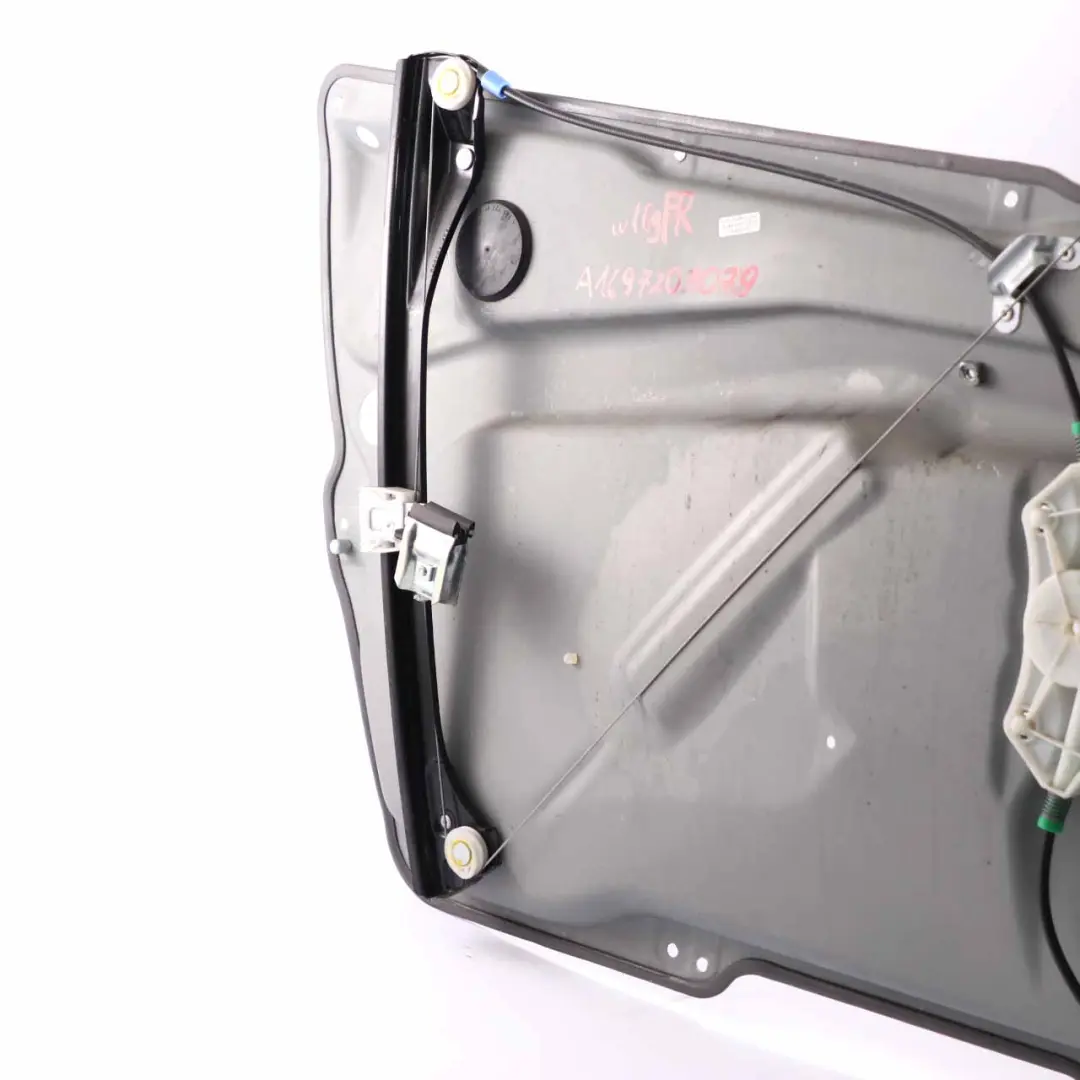 Türkartenhalterung Vorne Rechts Fensterheber Regulator für Mercedes W169 mit Teilenummer A1697201879 Mercedes W169 Türkartenhalterung Vorne Rechts Fensterheber Regulator - SKU A1697201879 - Teilenummer A1697201879