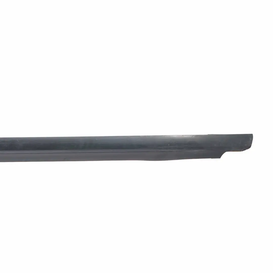 Puerta Delantera Izquierda Junta Riel para Mercedes W169 con número de pieza A1697250765 Mercedes W169 Puerta Delantera Izquierda Junta Riel - SKU A1697250765 - Número de pieza A1697250765