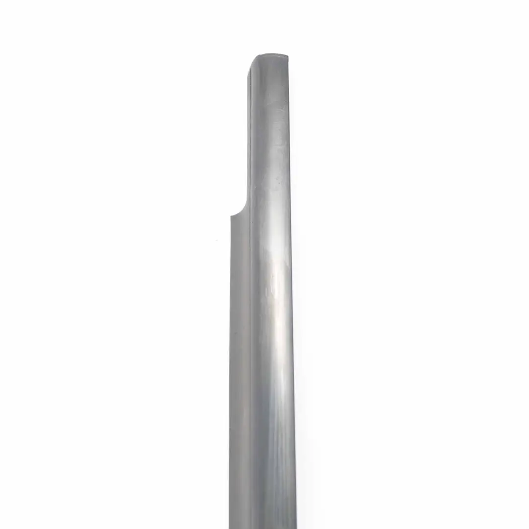 Puerta Delantera Izquierda Junta Riel para Mercedes W169 con número de pieza A1697250765 Mercedes W169 Puerta Delantera Izquierda Junta Riel - SKU A1697250765 - Número de pieza A1697250765