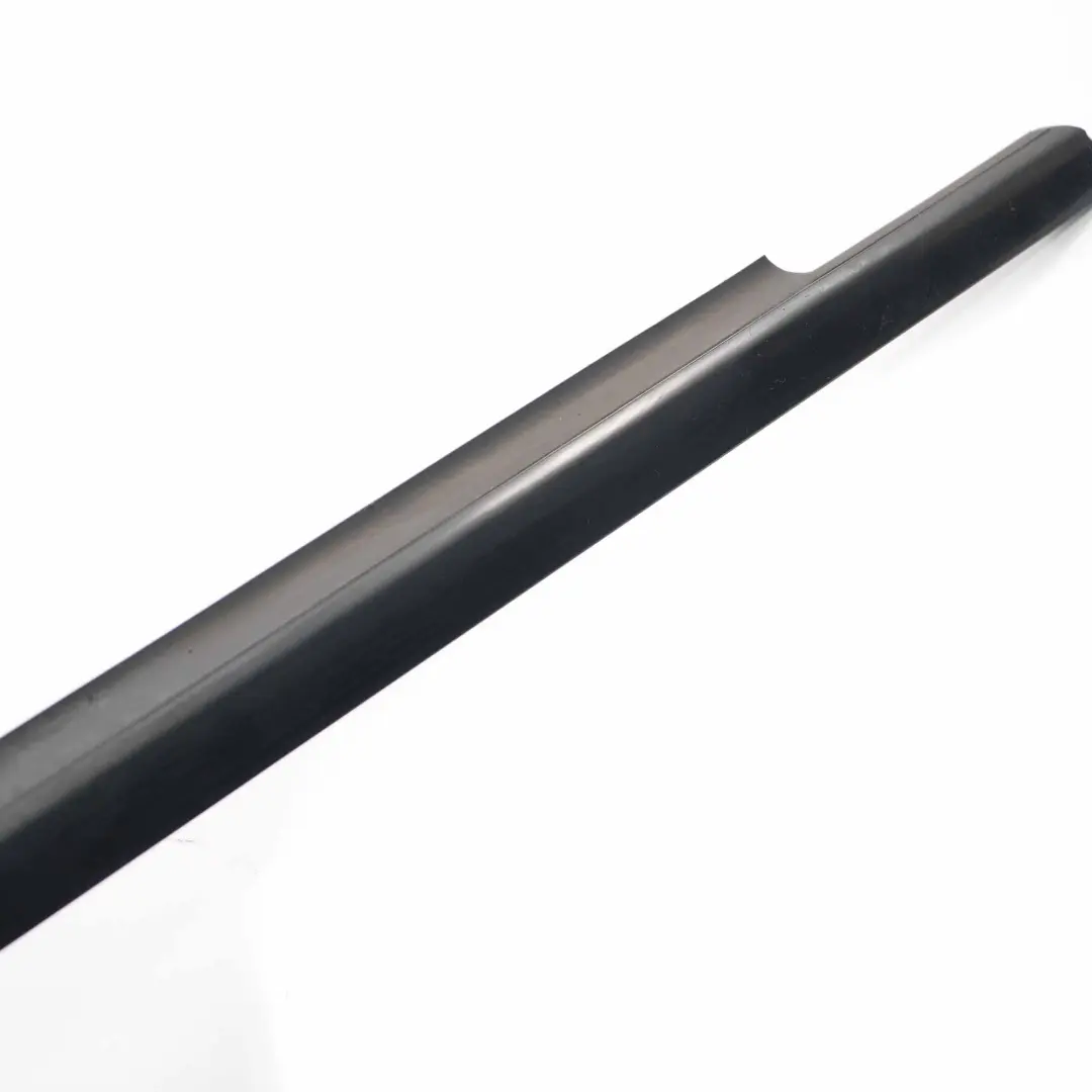 Tür Vorne Links Fenster Reling für Mercedes W169 Coupe mit Teilenummer A1697250765 Mercedes W169 Coupe Tür Vorne Links Fenster Reling - SKU A1697250765 - Teilenummer A1697250765