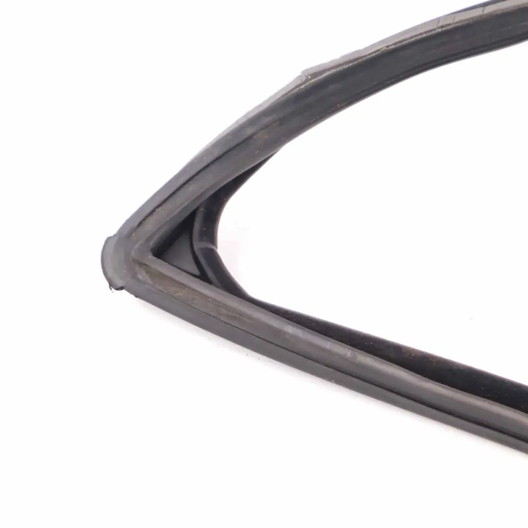 Joint de vitre porte avant droite Joint d'intérieur pour Mercedes W169 à propos du numéro de pièce A1697250825 Mercedes W169 Joint de vitre porte avant droite Joint d'intérieur - SKU A1697250825 - Numéro de pièce A1697250825