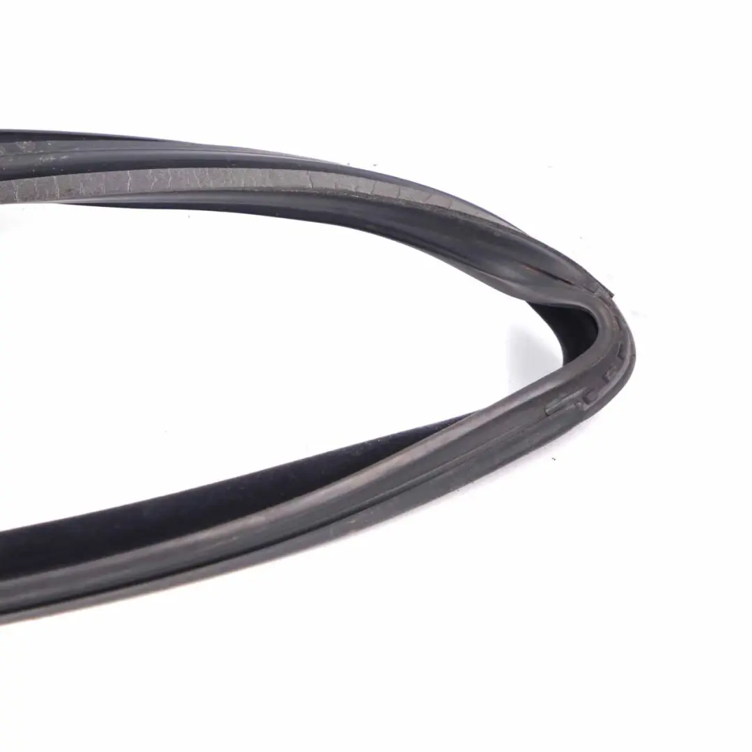 Joint de vitre porte avant droite Joint d'intérieur pour Mercedes W169 à propos du numéro de pièce A1697250825 Mercedes W169 Joint de vitre porte avant droite Joint d'intérieur - SKU A1697250825 - Numéro de pièce A1697250825