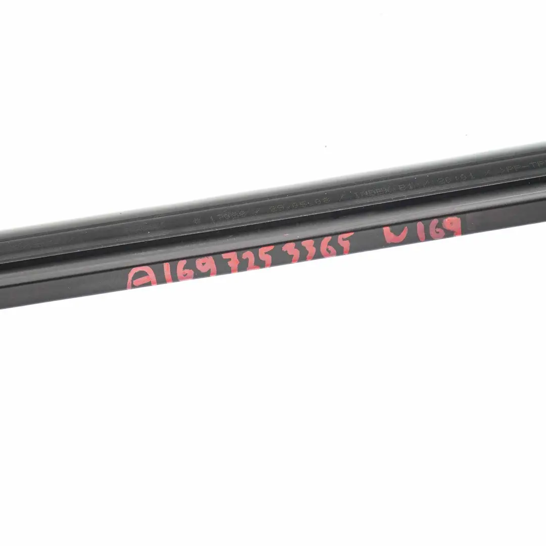 Ventana Junta Delantera Puerta Sello para Mercedes W169 Coupe con número de pieza A1697253365 Mercedes W169 Coupe Ventana Junta Delantera Puerta Sello - SKU A1697253365 - Número de pieza A1697253365