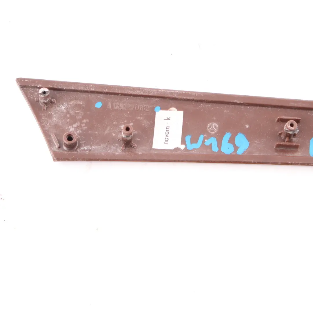 Mercedes-Benz W169 Dekorleiste Zierleiste Links Holz für mit Teilenummer A1697270182 Mercedes-Benz W169 Dekorleiste Zierleiste Links Holz - SKU A1697270182 - Teilenummer A1697270182