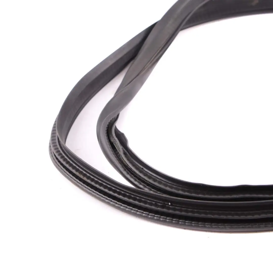 Uszczelka Drzwi Lewy Przód Lewa Przednia do Mercedes W169 W245 o numerze A1697270330 Mercedes W169 W245 Uszczelka Drzwi Lewy Przód Lewa Przednia - SKU A1697270330 - Numer Części A1697270330