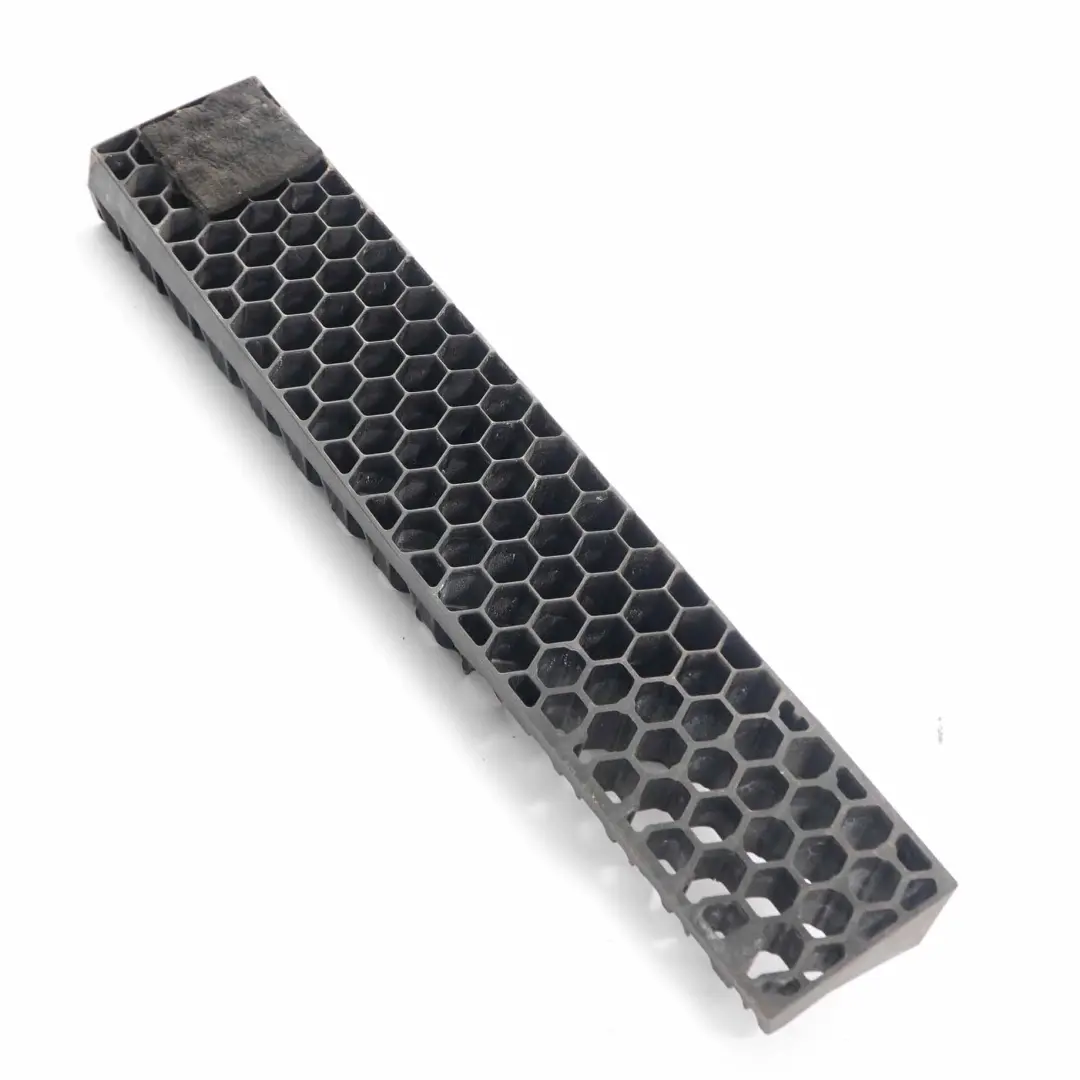 Mercedes W245 Support d'habillage de porte avant gauche Support - SKU A1697270358 - Numéro de pièce A1697270358