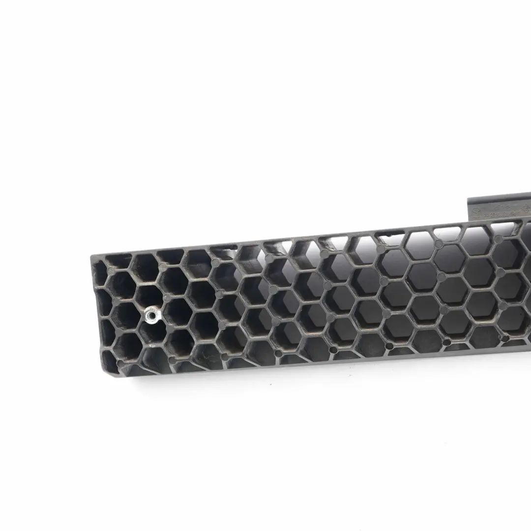 Puerta Delantera Derecha Soporte Soporte para Mercedes W245 con número de pieza A1697270458 Mercedes W245 Puerta Delantera Derecha Soporte Soporte - SKU A1697270458 - Número de pieza A1697270458