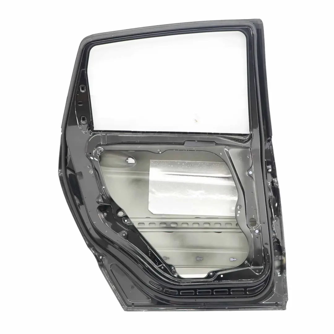 Tür hinten links Kosmos Cosmic Schwarz Metallic - 191 für Mercedes W245 mit Teilenummer A1697301705 Mercedes W245 Tür hinten links Kosmos Cosmic Schwarz Metallic - 191 - SKU A1697301705-KB1 - Teilenummer A1697301705