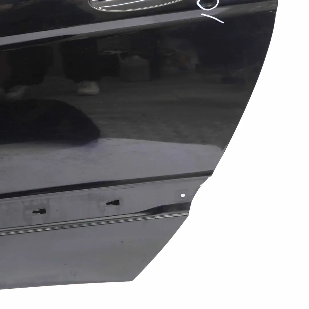 Tür hinten links Kosmos Cosmic Schwarz Metallic - 191 für Mercedes W245 mit Teilenummer A1697301705 Mercedes W245 Tür hinten links Kosmos Cosmic Schwarz Metallic - 191 - SKU A1697301705-KB1 - Teilenummer A1697301705