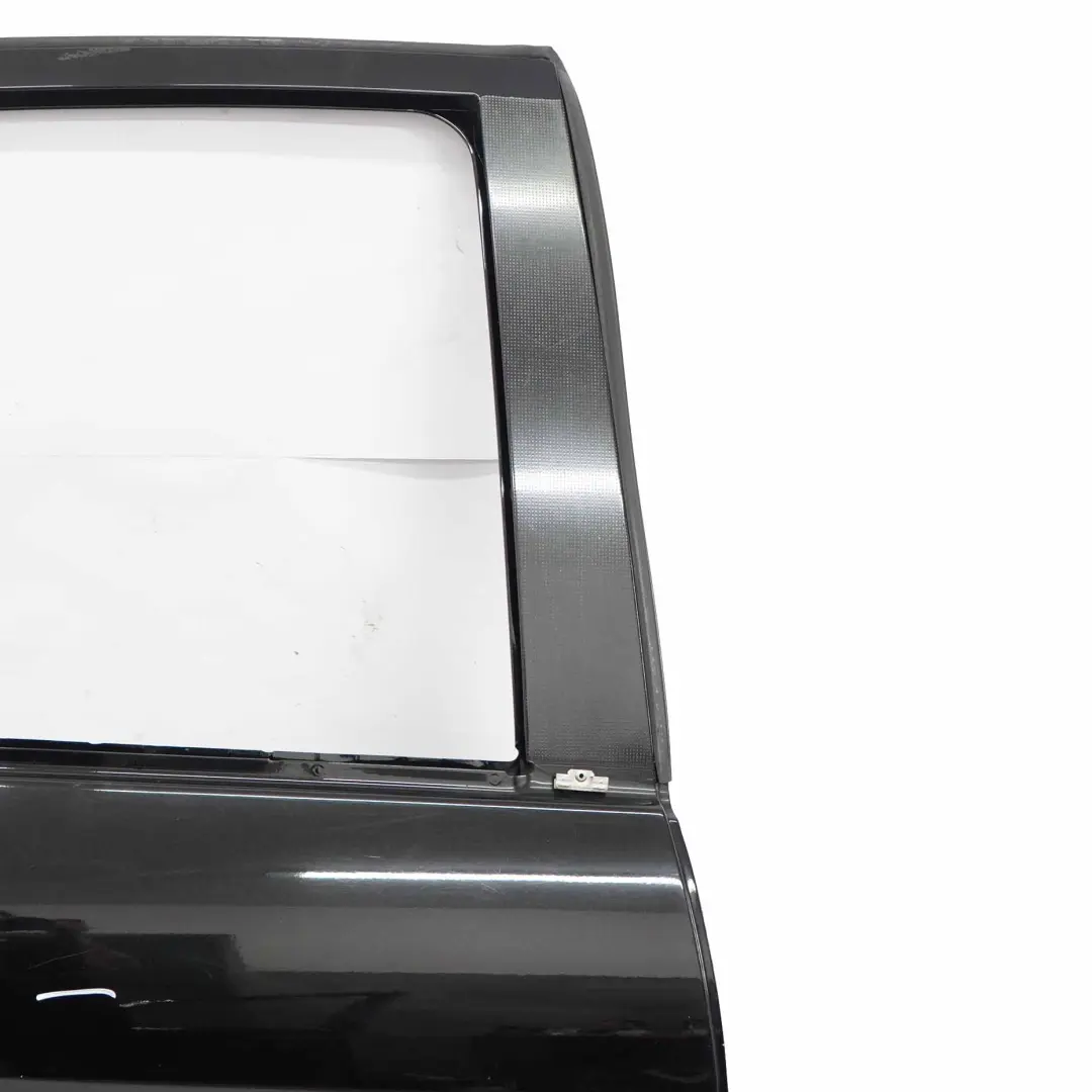 Arriere Droite Kosmosschwarz Noir - 191 pour Mercedes W245 Porte à propos du numéro de pièce A1697301805 Mercedes W245 Porte Arriere Droite Kosmosschwarz Noir - 191 - SKU A1697301805-KB1 - Numéro de pièce A1697301805