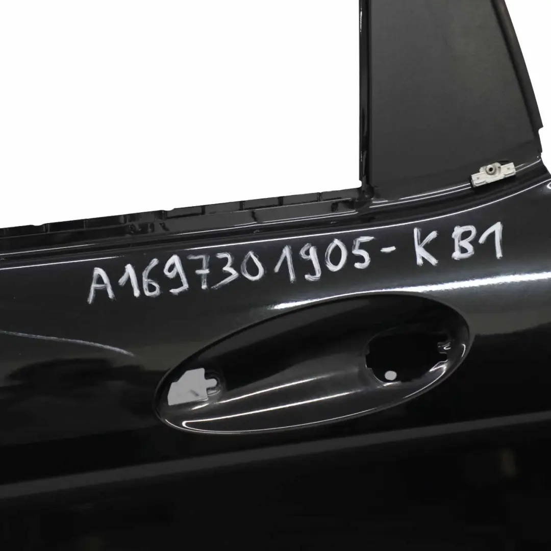Puerta Trasera Izquierda Kosmos Negro Cósmico Metalizado - 191 para Mercedes W169 con número de pieza A1697301905 Mercedes W169 Puerta Trasera Izquierda Kosmos Negro Cósmico Metalizado - 191 - SKU A1697301905-KB1 - Número de pieza A1697301905