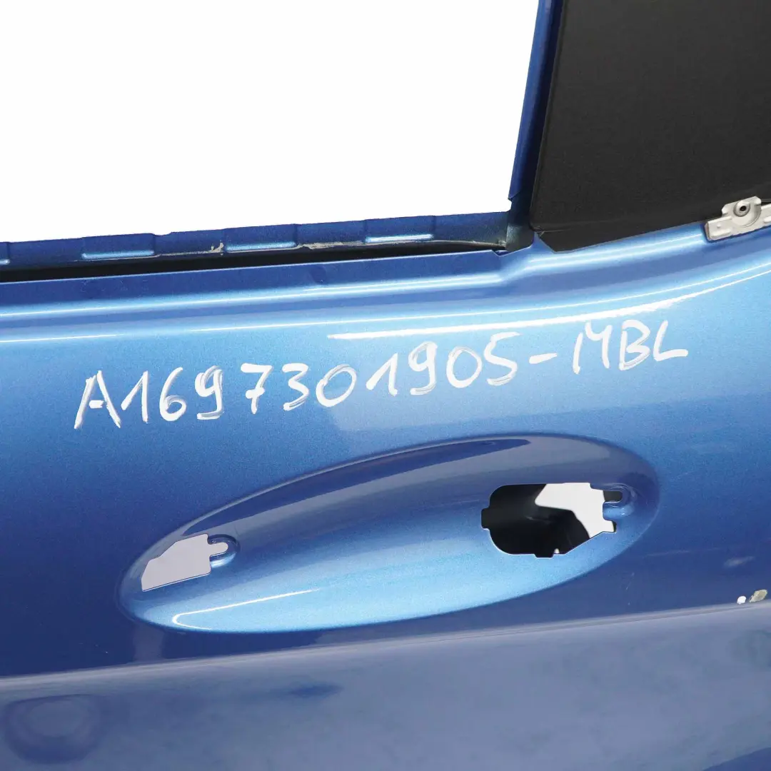 Arrière Gauche Bleu Mistral Métallisé - 955 pour Mercedes W169 Porte à propos du numéro de pièce A1697301905 Mercedes W169 Porte Arrière Gauche Bleu Mistral Métallisé - 955 - SKU A1697301905-MBL - Numéro de pièce A1697301905