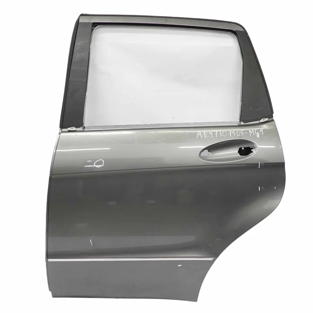 Porta posteriore sinistra Grigio Montagna metallizzato - 787 per Mercedes W169 con numero di parte A1697301905 Mercedes W169 Porta posteriore sinistra Grigio Montagna metallizzato - 787 - SKU A1697301905-MG1 - Numero di parte A1697301905