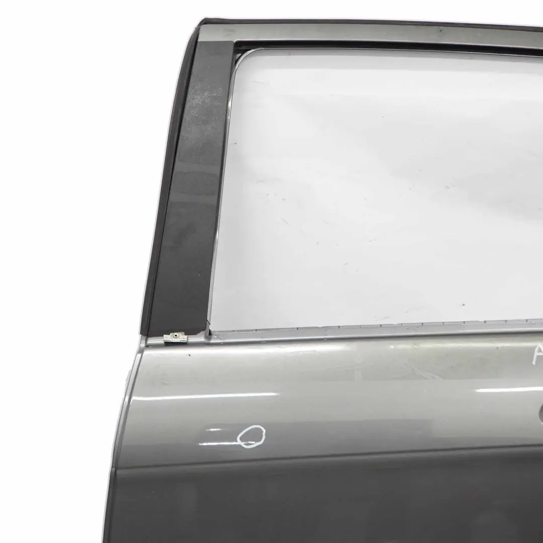 Porta posteriore sinistra Grigio Montagna metallizzato - 787 per Mercedes W169 con numero di parte A1697301905 Mercedes W169 Porta posteriore sinistra Grigio Montagna metallizzato - 787 - SKU A1697301905-MG1 - Numero di parte A1697301905