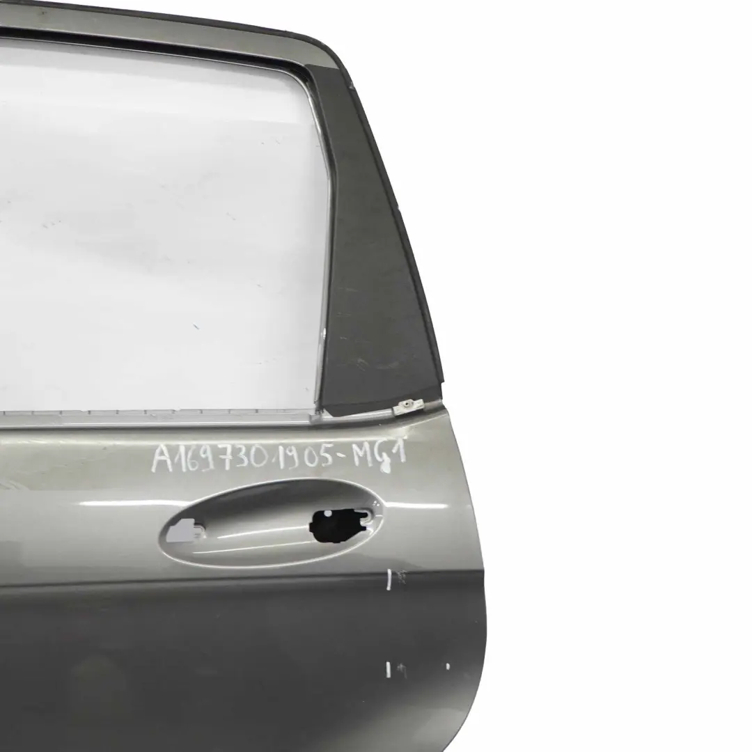 Puerta Trasera Izquierda Gris Montaña Metálico - 787 para Mercedes W169 con número de pieza A1697301905 Mercedes W169 Puerta Trasera Izquierda Gris Montaña Metálico - 787 - SKU A1697301905-MG1 - Número de pieza A1697301905
