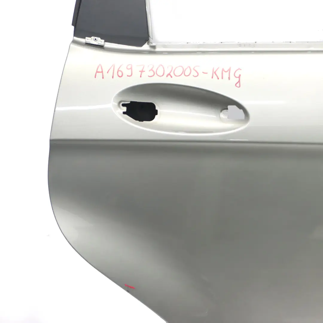 Tür hinten rechts Kometgrau Comet Grau Metallic - 748 für Mercedes W169 mit Teilenummer A1697302005 Mercedes W169 Tür hinten rechts Kometgrau Comet Grau Metallic - 748 - SKU A1697302005-KMG - Teilenummer A1697302005
