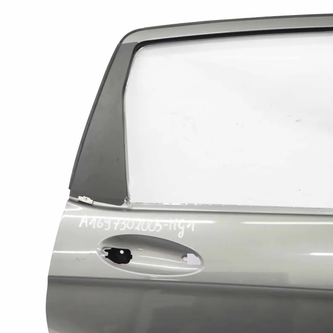 Puerta Trasera Derecha Gris Montaña Metalizado - 787 para Mercedes W169 con número de pieza A1697302005 Mercedes W169 Puerta Trasera Derecha Gris Montaña Metalizado - 787 - SKU A1697302005-MG1 - Número de pieza A1697302005
