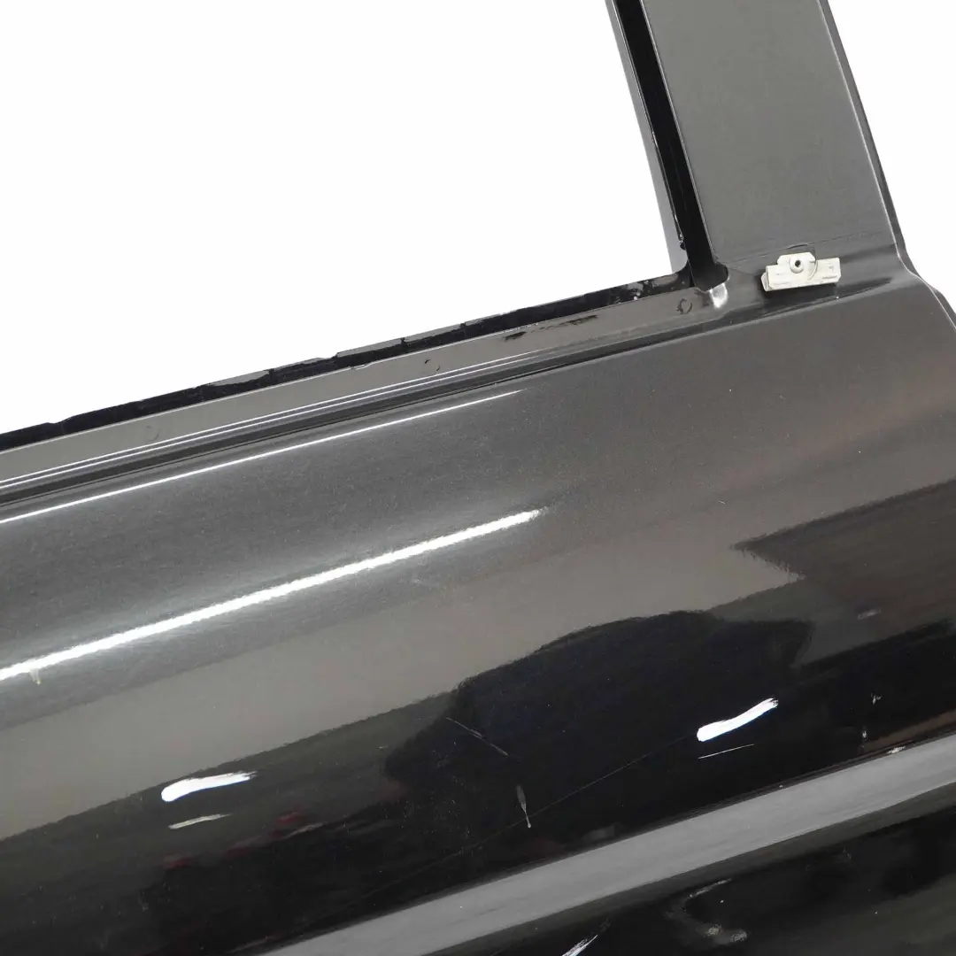 Tür hinten rechts Kosmos Cosmic Schwarz Metallic - 191 für Mercedes W245 mit Teilenummer A1697302205 Mercedes W245 Tür hinten rechts Kosmos Cosmic Schwarz Metallic - 191 - SKU A1697302205-KB - Teilenummer A1697302205