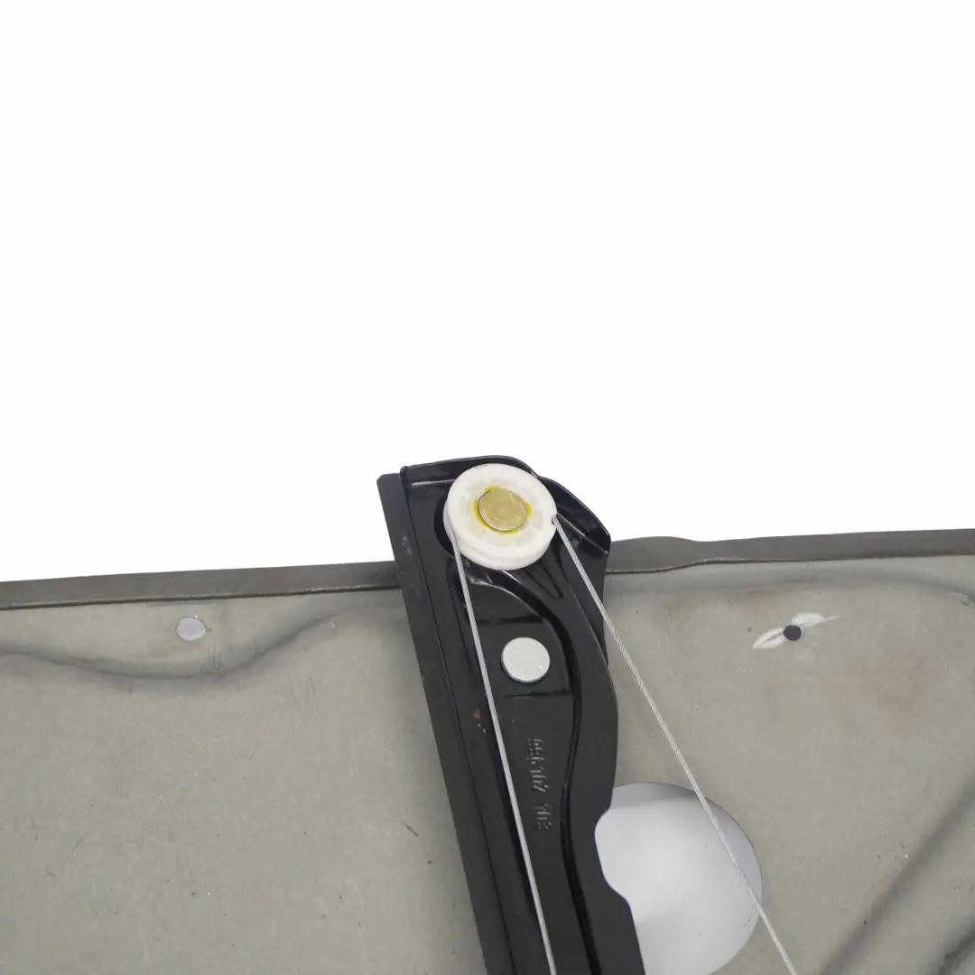 Podnośnik Szyby Prawy Tył do Mercedes W245 o numerze A1697303879 Mercedes W245 Podnośnik Szyby Prawy Tył - SKU A1697303879-1 - Numer Części A1697303879