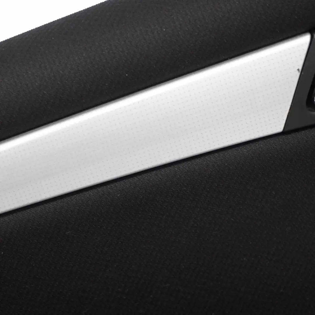 Tarjeta de puerta trasera izquierda Cubierta tela Negro para Mercedes W169 con número de pieza A1697304570 Mercedes W169 Tarjeta de puerta trasera izquierda Cubierta tela Negro - SKU A1697304570-1 - Número de pieza A1697304570