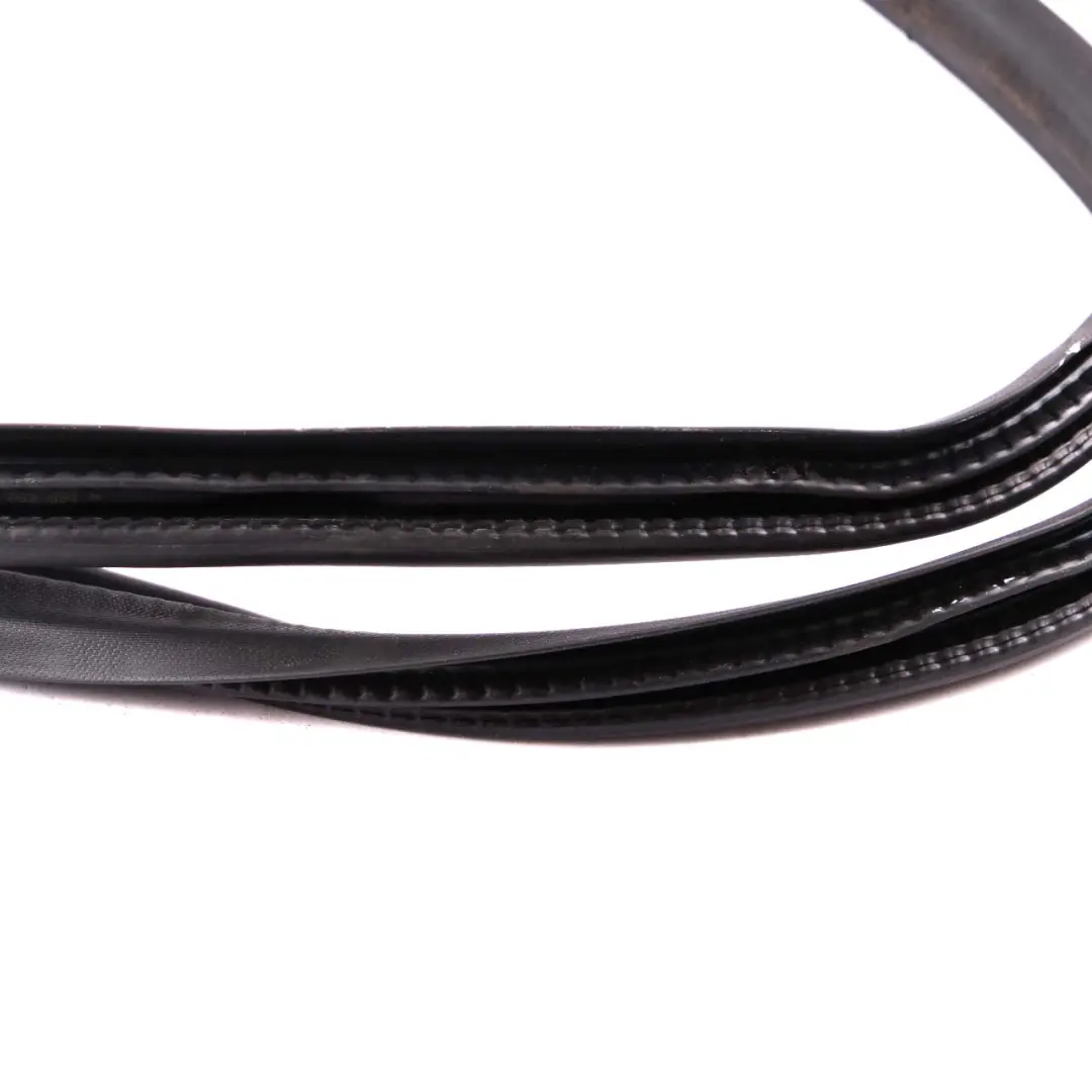 Joint de Porte Mercedes W245 Arrière Droite Joint Rubber Strip pour à propos du numéro de pièce A1697371430 Joint de Porte Mercedes W245 Arrière Droite Joint Rubber Strip - SKU A1697371430 - Numéro de pièce A1697371430